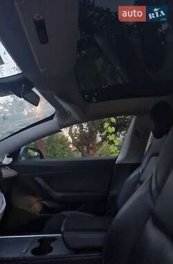Седан Tesla Model 3 2021 в 