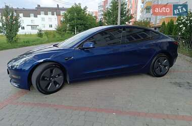 Седан Tesla Model 3 2021 в 