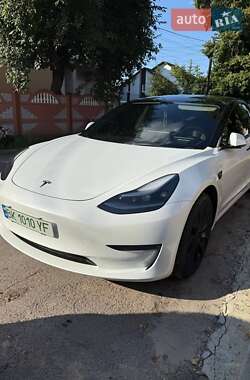 Седан Tesla Model 3 2023 в 