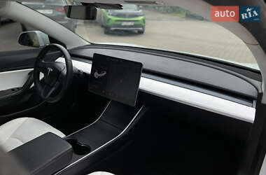 Седан Tesla Model 3 2019 в 