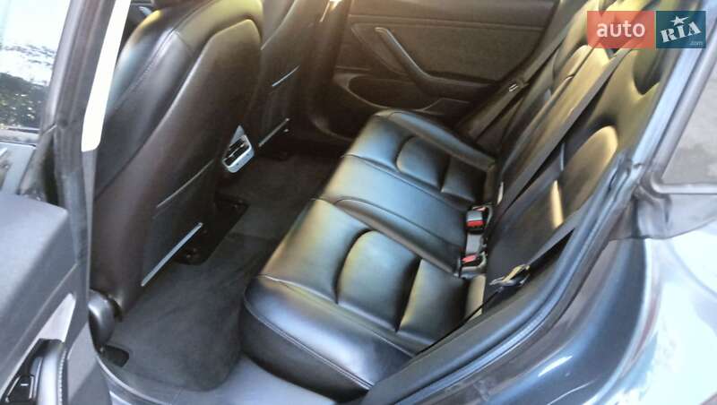 Седан Tesla Model 3 2019 в Києві