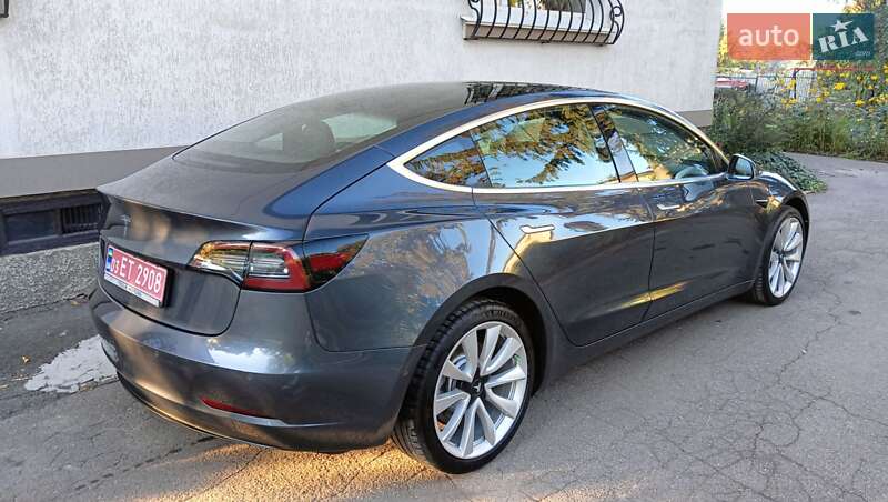 Седан Tesla Model 3 2019 в Києві