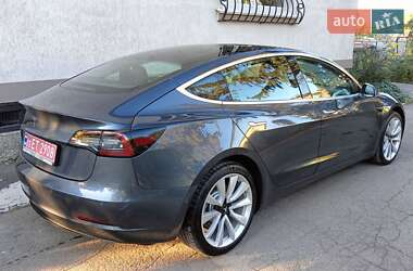 Седан Tesla Model 3 2019 в 