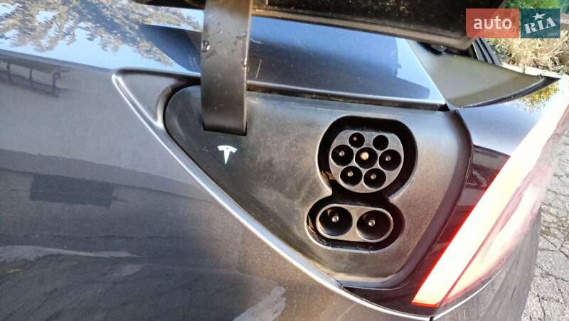Седан Tesla Model 3 2019 в Києві