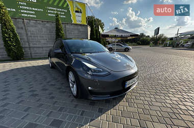 Седан Tesla Model 3 2020 в 
