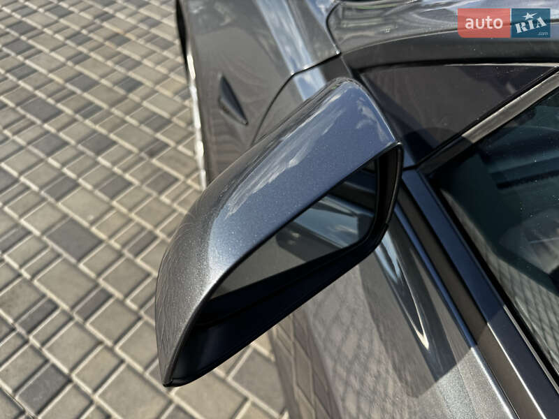 Седан Tesla Model 3 2020 в Кропивницком