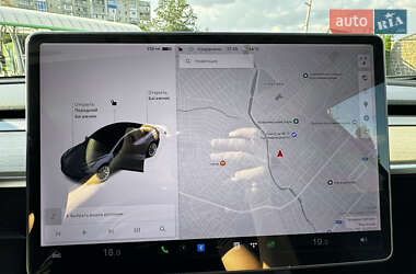 Седан Tesla Model 3 2020 в 