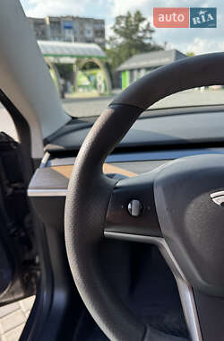 Седан Tesla Model 3 2020 в Кропивницькому