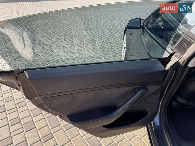 Седан Tesla Model 3 2020 в Кропивницком