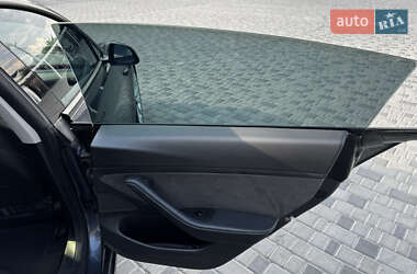 Седан Tesla Model 3 2020 в 