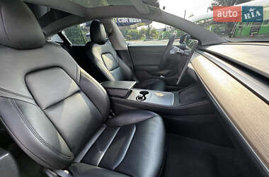 Седан Tesla Model 3 2020 в 