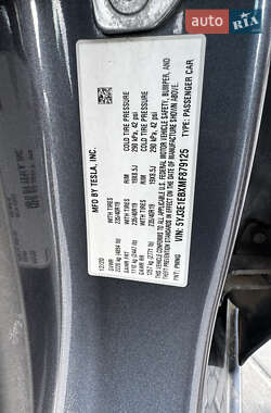 Седан Tesla Model 3 2020 в 