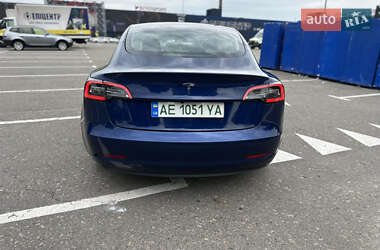 Седан Tesla Model 3 2021 в 