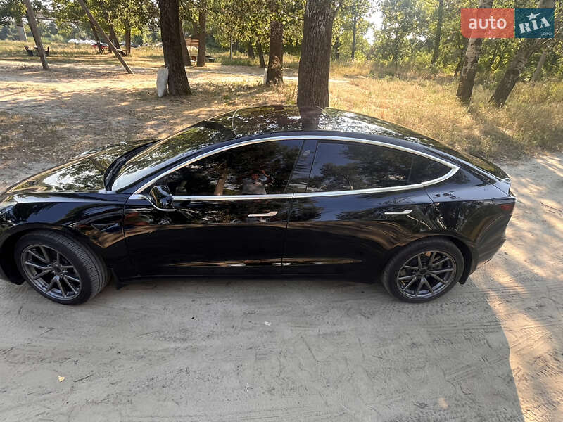 Седан Tesla Model 3 2019 в Кобеляках
