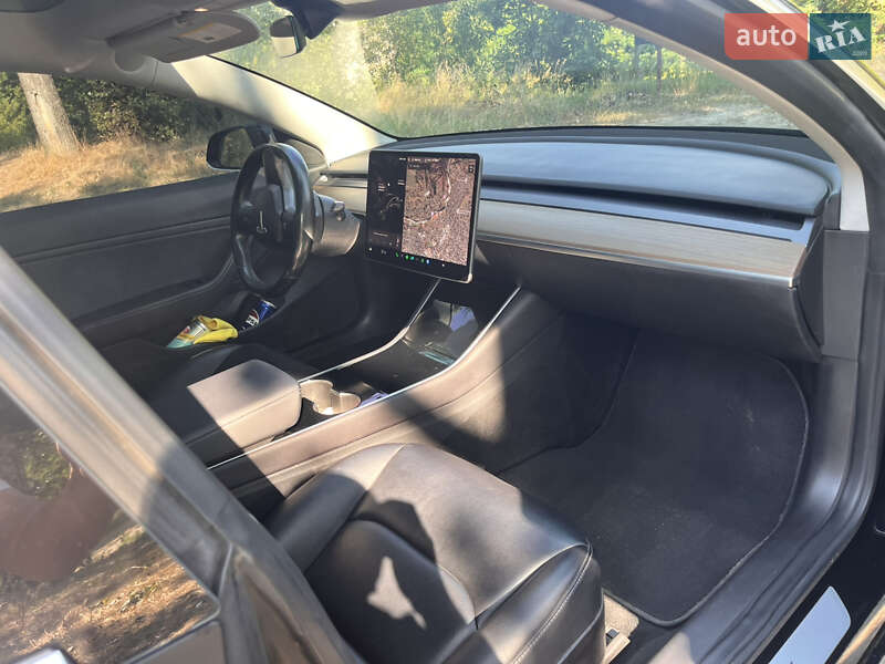 Седан Tesla Model 3 2019 в Кобеляках