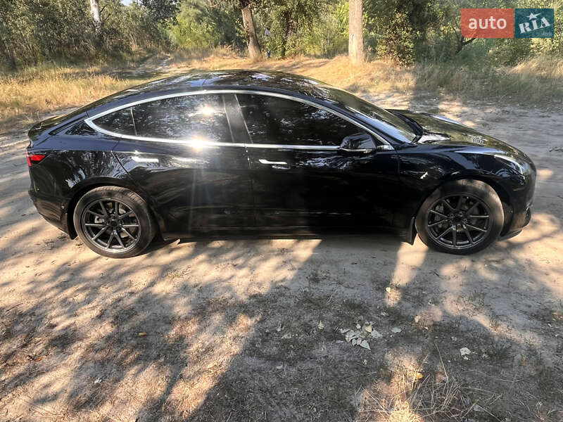 Седан Tesla Model 3 2019 в Кобеляках