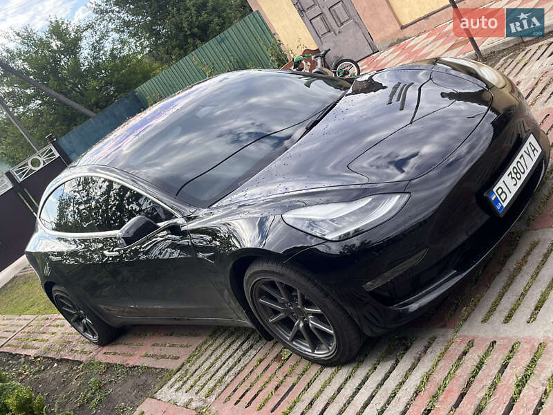 Седан Tesla Model 3 2019 в Кобеляках