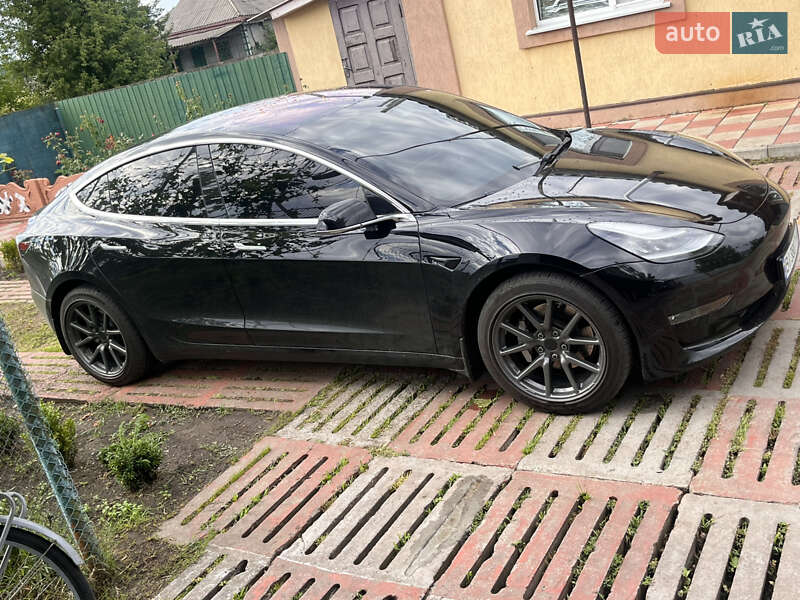 Седан Tesla Model 3 2019 в Кобеляках
