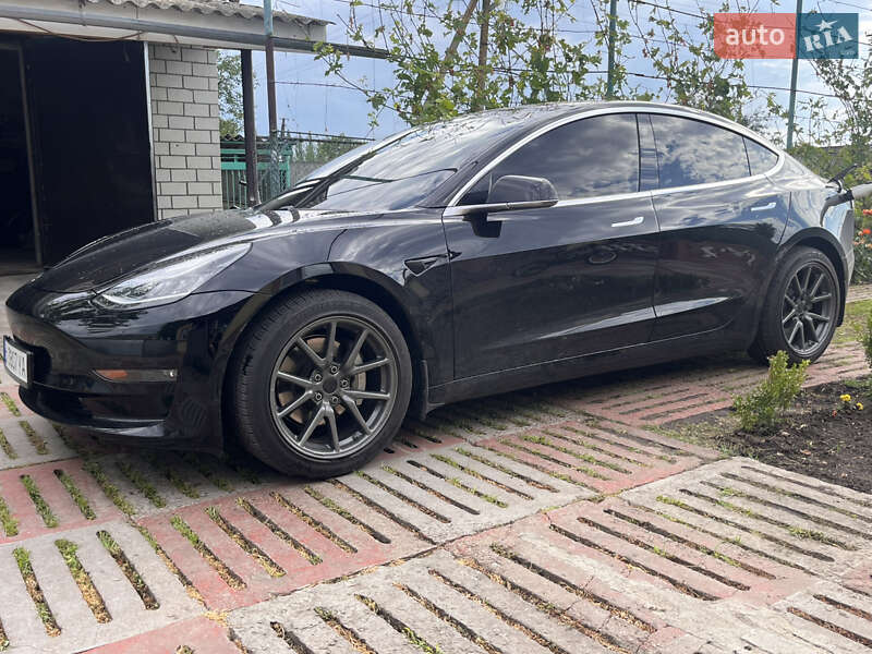 Седан Tesla Model 3 2019 в Кобеляках