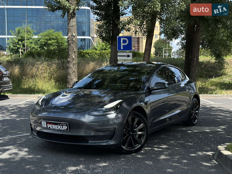 Седан Tesla Model 3 2018 в Киеве