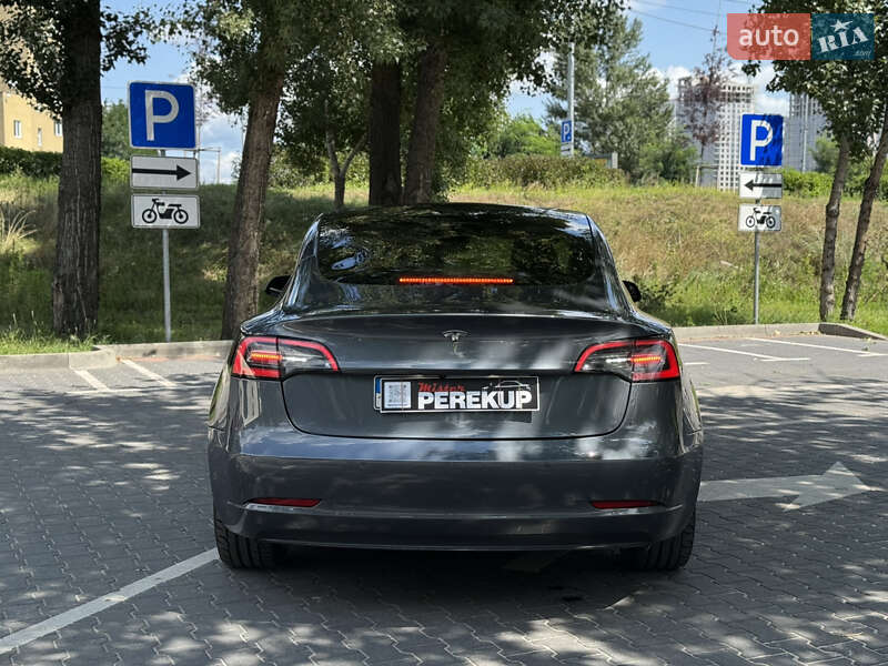 Седан Tesla Model 3 2018 в Киеве