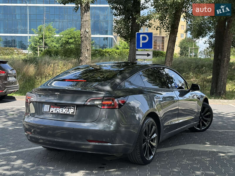 Седан Tesla Model 3 2018 в Киеве