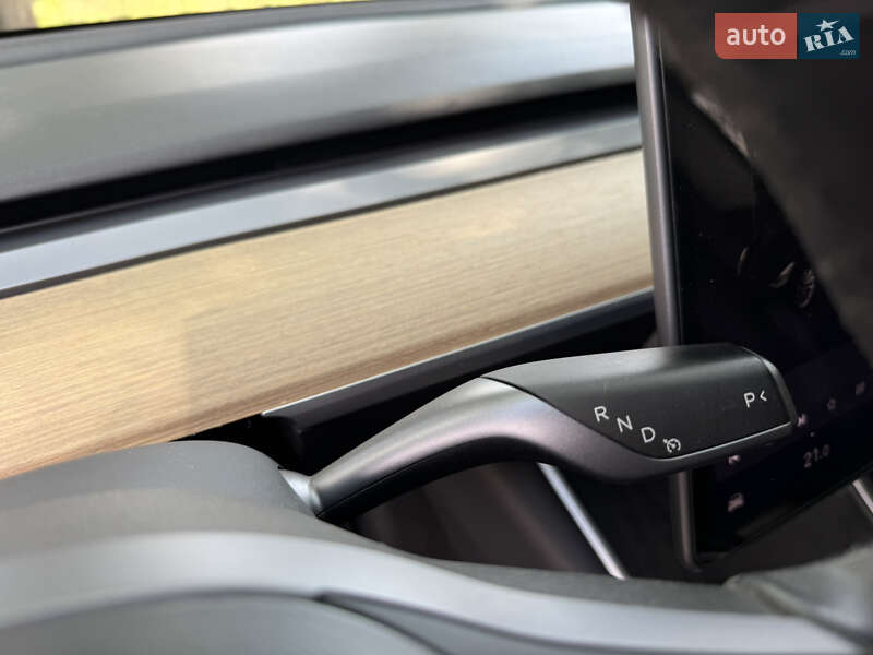 Седан Tesla Model 3 2018 в Києві