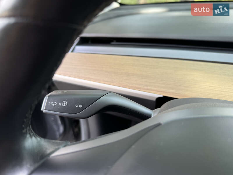 Седан Tesla Model 3 2018 в Киеве
