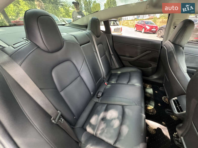 Седан Tesla Model 3 2018 в Киеве