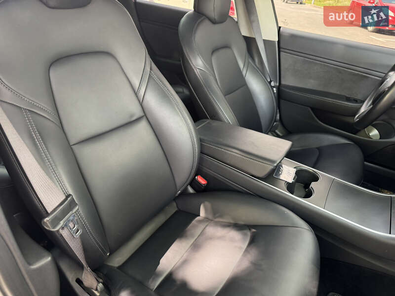 Седан Tesla Model 3 2018 в Киеве