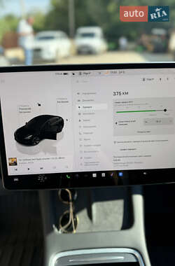 Седан Tesla Model 3 2022 в 