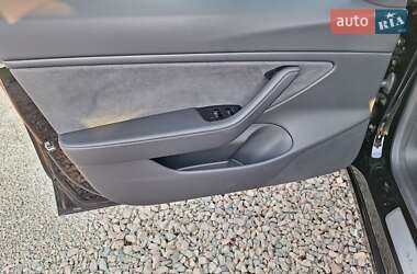 Седан Tesla Model 3 2018 в 