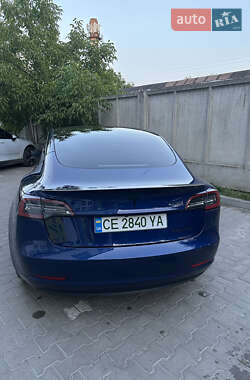 Седан Tesla Model 3 2021 в 