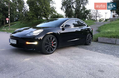 Седан Tesla Model 3 2019 в Киеве
