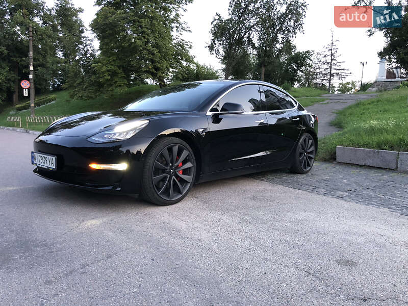 Седан Tesla Model 3 2019 в Києві