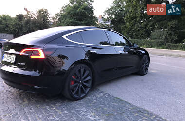 Седан Tesla Model 3 2019 в Киеве