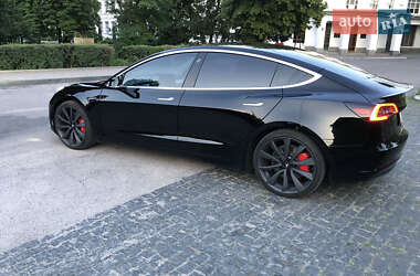 Седан Tesla Model 3 2019 в Киеве