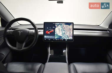Седан Tesla Model 3 2019 в Ужгороде