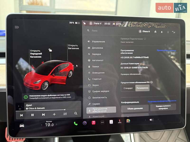 Седан Tesla Model 3 2018 в Львове