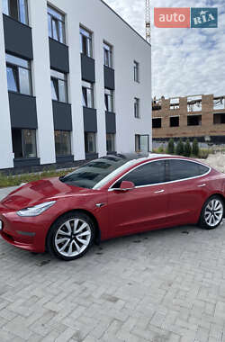 Седан Tesla Model 3 2019 в Ровно