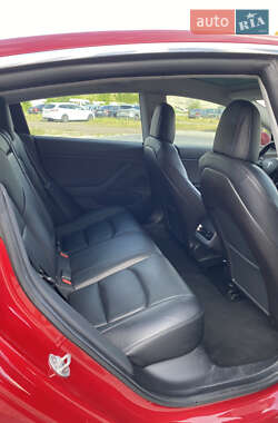 Седан Tesla Model 3 2019 в 