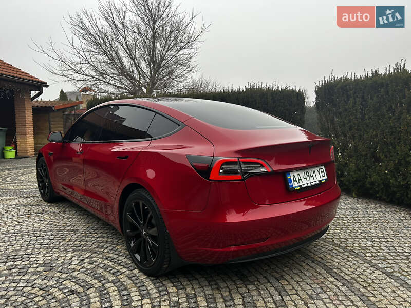 Седан Tesla Model 3 2019 в Киеве