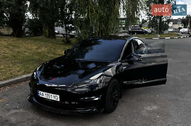 Седан Tesla Model 3 2017 в Києві