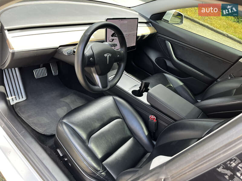Седан Tesla Model 3 2019 в Днепре