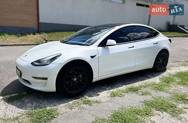 Седан Tesla Model 3 2019 в 