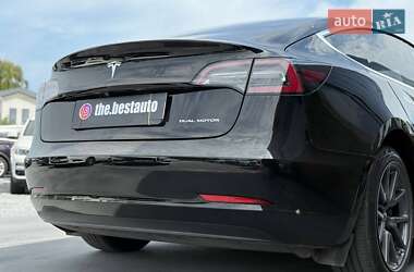 Седан Tesla Model 3 2019 в 