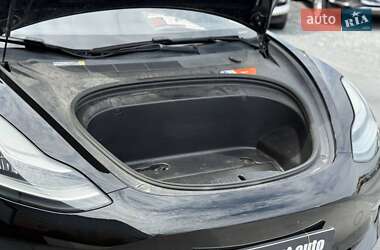 Седан Tesla Model 3 2019 в 