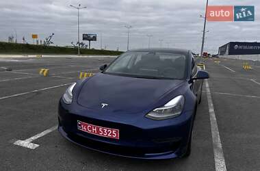 Седан Tesla Model 3 2021 в 