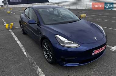 Седан Tesla Model 3 2021 в 