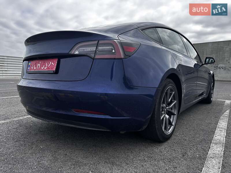 Седан Tesla Model 3 2021 в Львове